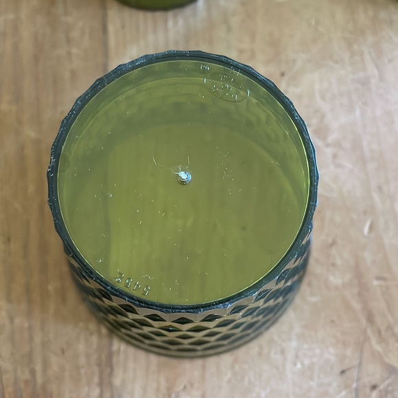 Six Vintage Plastic Picnic Cups - Picture 5 of 6